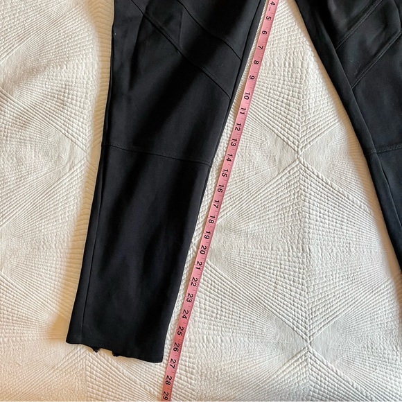 Black Zippered Leggings - Picture 5 of 6